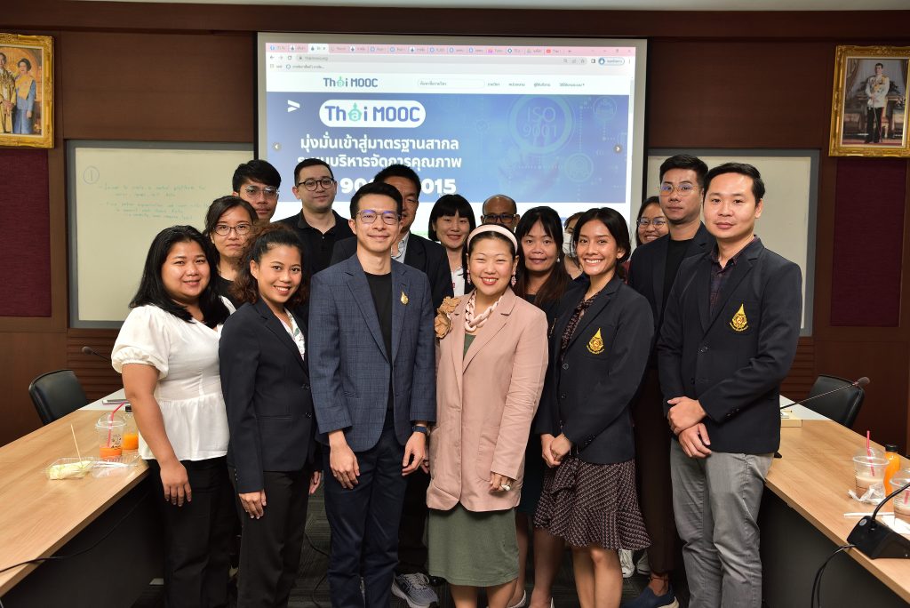 คณะอาจารย์สำนักวิชาจีนวิทยา มหาวิทยาลัยแม่ฟ้าหลวง ขอเข้าดูงานด้านเทคโนโลยีการศึกษา และจัดการศึกษาที่หลากหลาย การเรียนการสอน ออนไลน์ ในระบบ Thai -MOOC ที่ สำนักงานโครงการมหาวิทยาลัยไซเบอร์ไทย